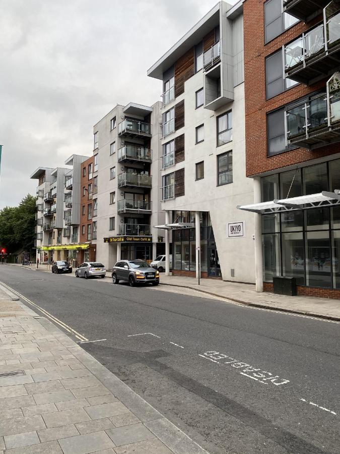 Stylish Two Bed City Apartment With Secure Parking Southampton Eksteriør bilde
